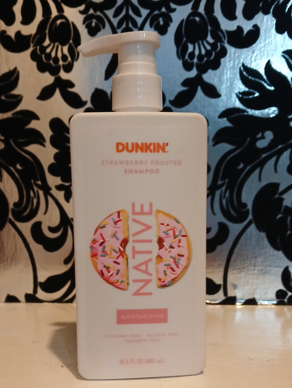 DUNKIN' Native Strawberry Frosted Moisturizing Shampoo